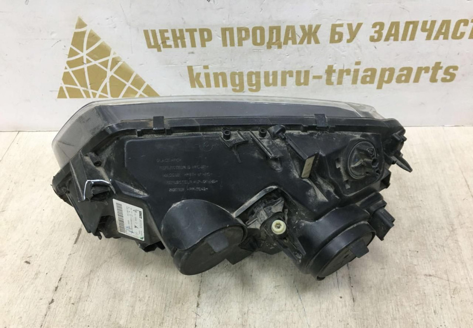 Фара правая Renault Duster рестайлинг OEM 260107307R