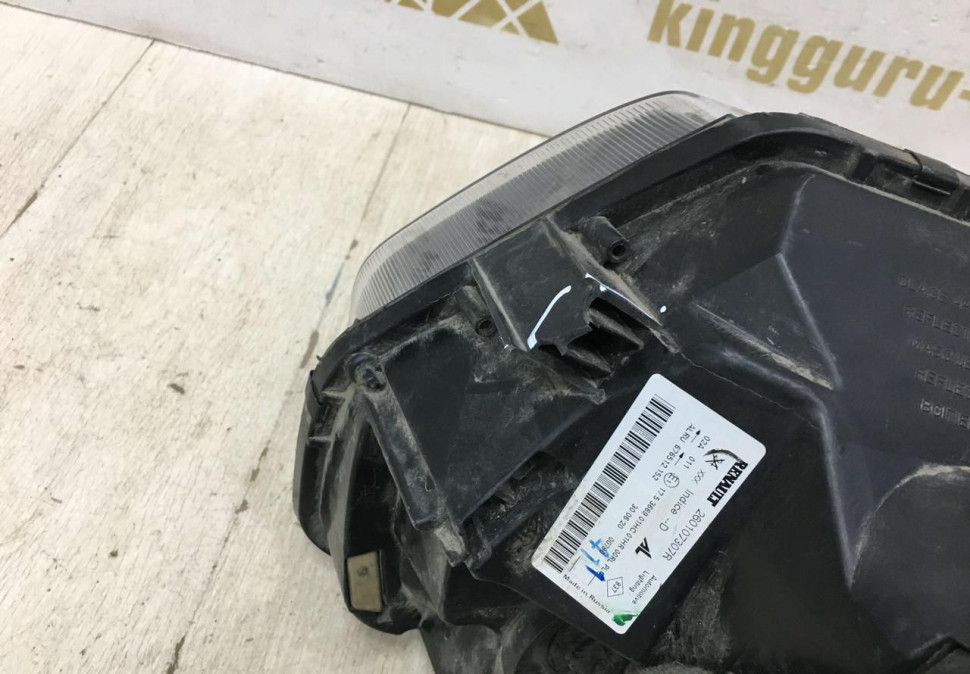 Фара правая Renault Duster рестайлинг OEM 260107307R
