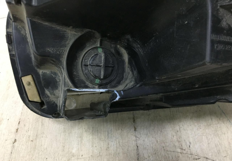 Фара правая Renault Duster рестайлинг OEM 260107307R