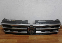 Решетка радиатора Volkswagen Tiguan 2 (17>) oem 5NA853653B