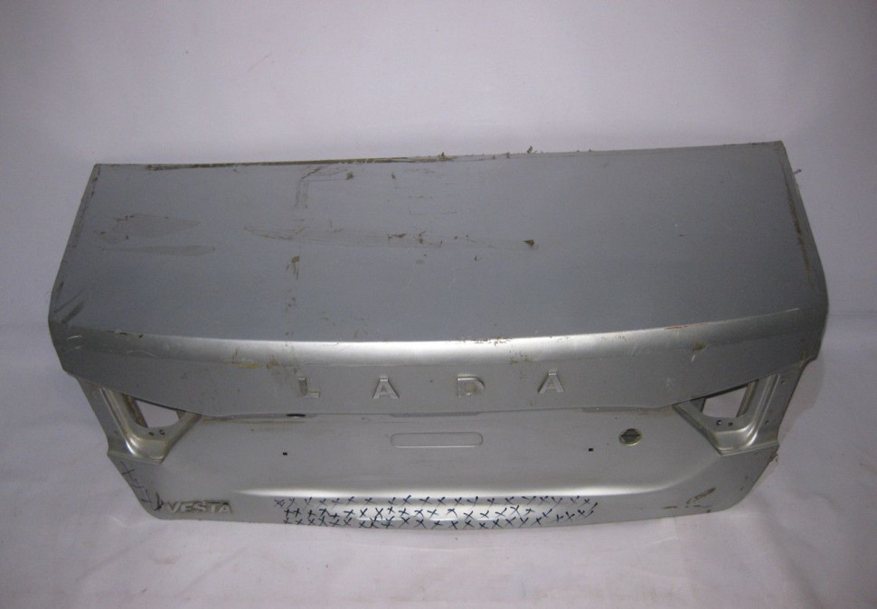 Крышка багажника Lada Vesta (вмятина) (скл-3)