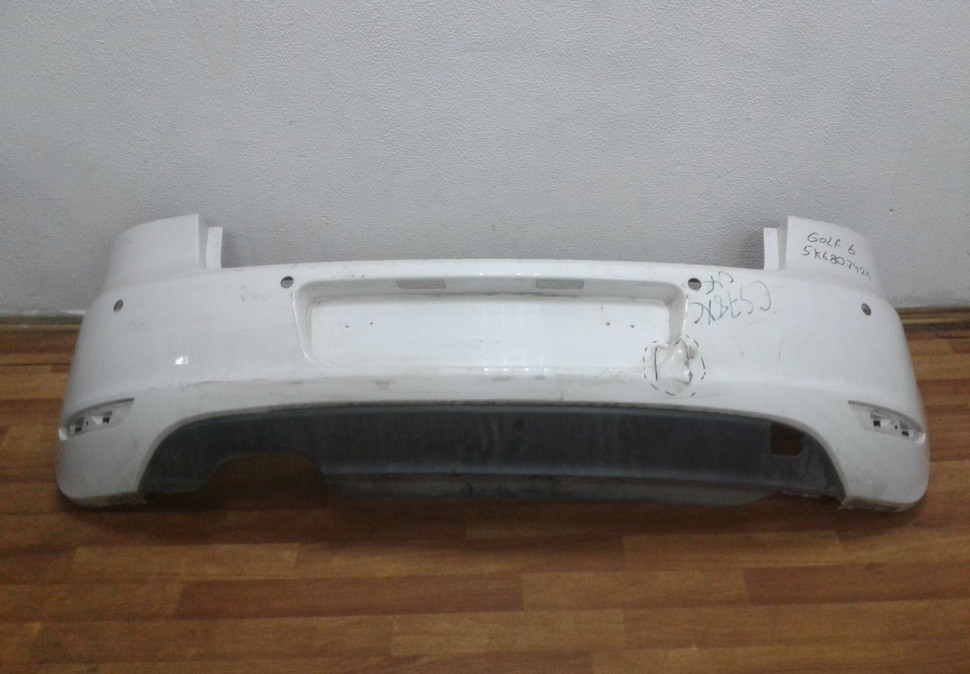 Бампер задний Volkswagen Golf 6 oem 5k6807421 (трещина)