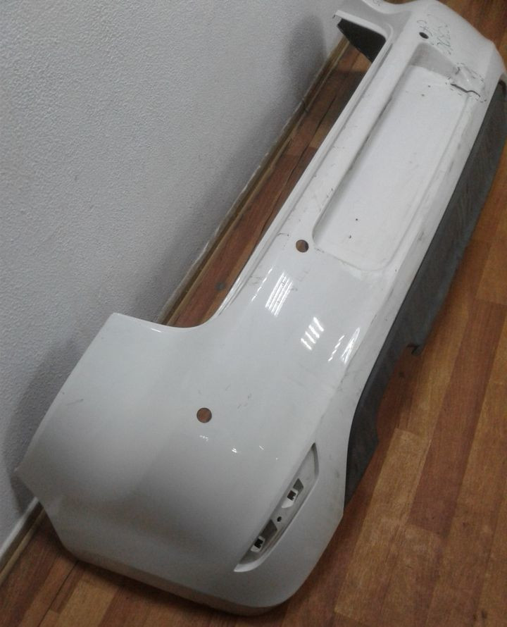 Бампер задний Volkswagen Golf 6 oem 5k6807421 (трещина) Бампер задний Volkswagen Golf 6 oem 5k6807421 (трещина)