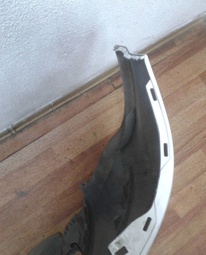 Бампер задний Volkswagen Golf 6 oem 5k6807421 (трещина) Бампер задний Volkswagen Golf 6 oem 5k6807421 (трещина)