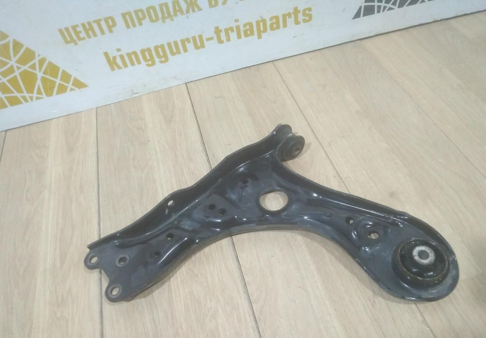 Рычаг передней правый бу Skoda Rapid OEM 6RU407152