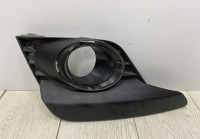 Решетка противотуманной фары левая Renault Logan 2 рестайлинг OEM 261A37637R