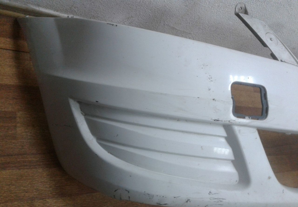 Бампер передний Renault Logan oem 6001551338 Бампер передний Renault Logan oem 6001551338