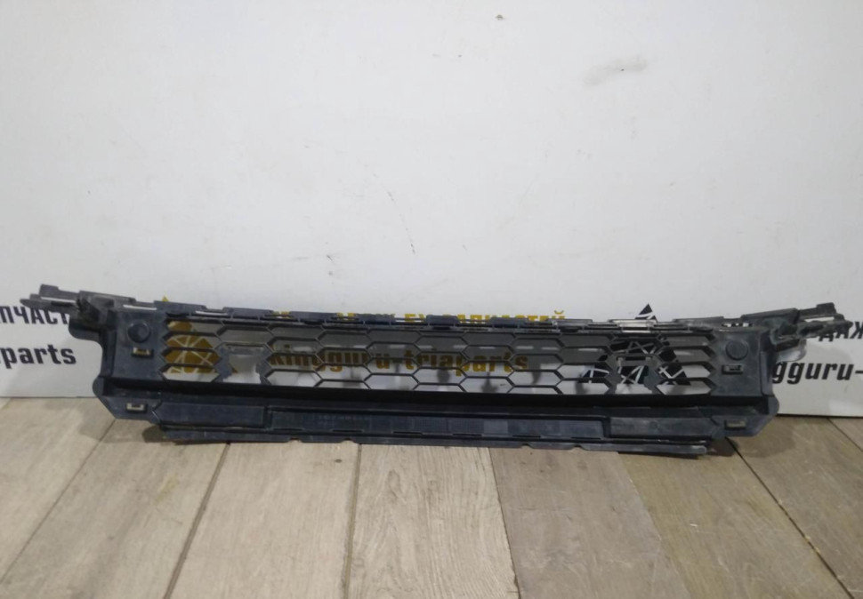 Решетка переднего бампера бу Skoda Kodiaq OEM 565853677