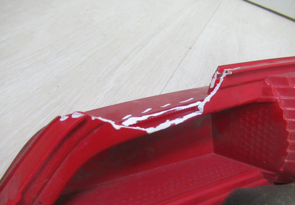 Противотуманный фонарь (Птф) задний левый Hyundai Creta oem 92405m0100 (слом.часть)