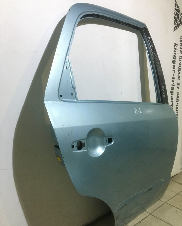 Дверь задняя правая бу Suzuki SX4 хетчбек OEM 6800375811 (скл-3)