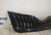 Решетка радиатора бу Skoda Octavia A7 рестайлинг OEM 5E0853653C