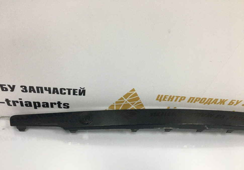 Молдинг переднего бампера BMW 7 G11 M-Pack рестайлинг OEM 51118076419