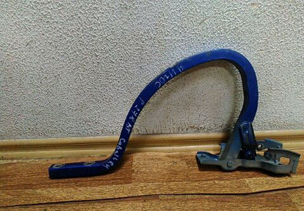 Петля крышки багажника правая Chevrolet Cobalt