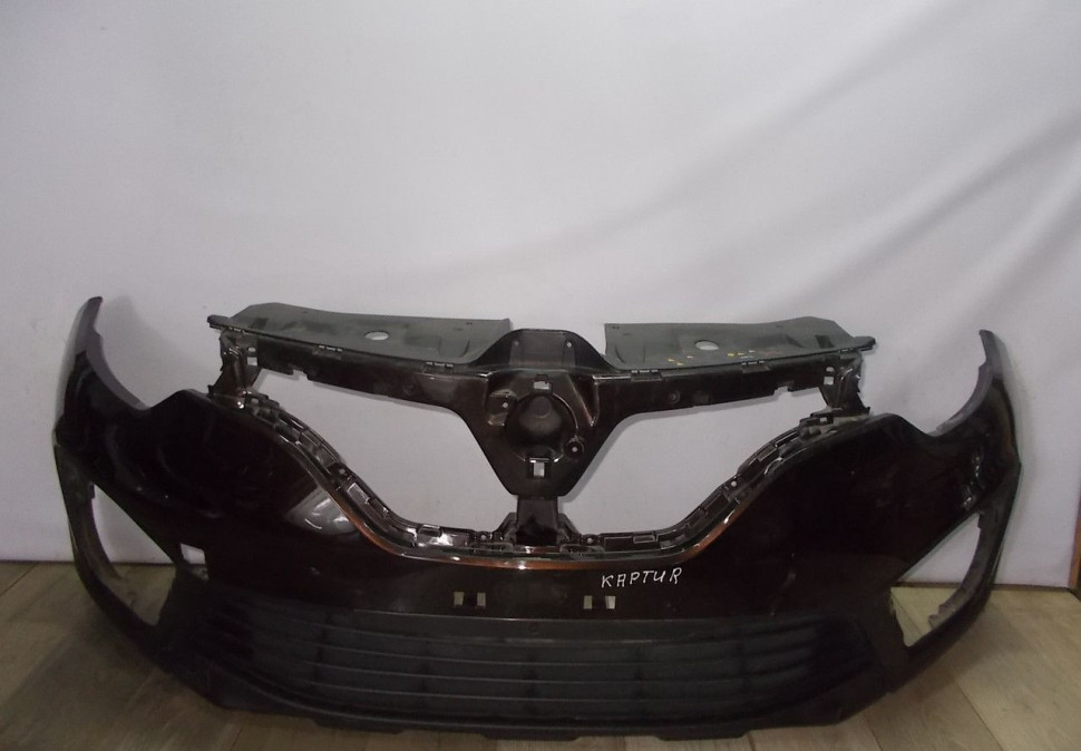 Бампер передний бу Renault Kaptur OEM 620222180R