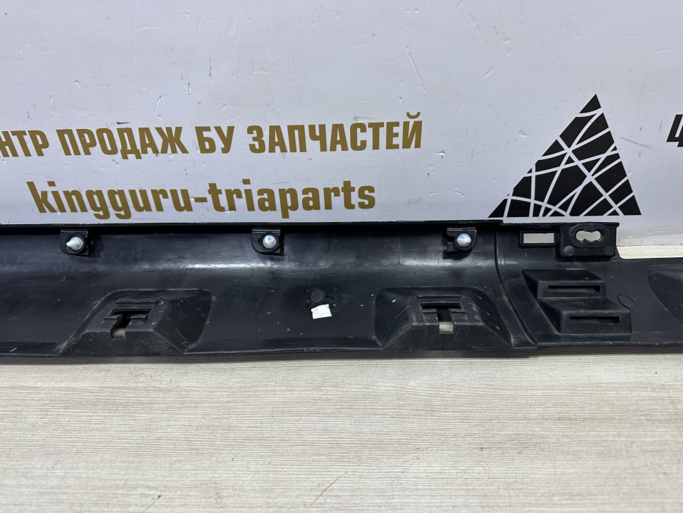 Порог правый бу Renault Sandero Stepway 2 OEM 764266165R Порог правый бу Renault Sandero Stepway 2 OEM 764266165R
