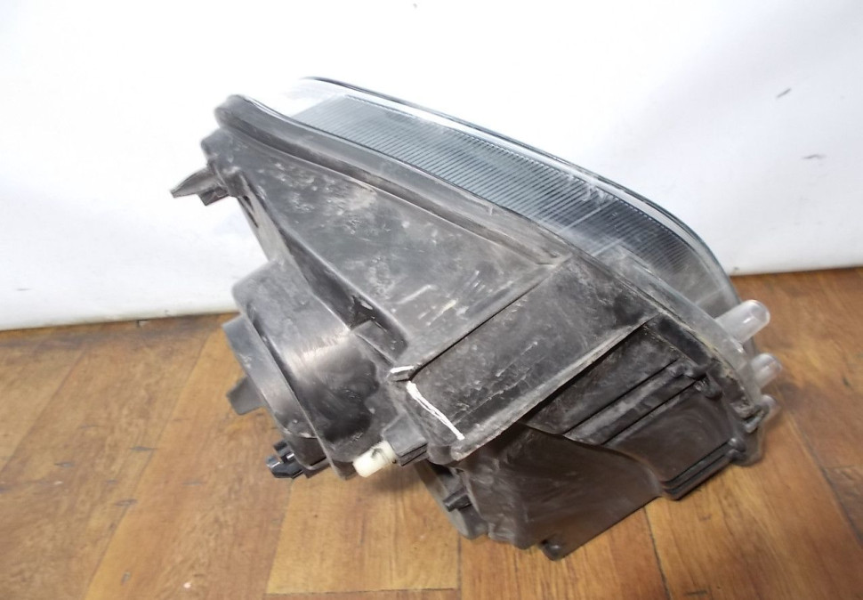 Фара правая бу Renault Duster до рестайлинг OEM 260101891R Фара правая бу Renault Duster до рестайлинг OEM 260101891R