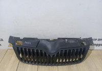 Решетка радиатора Skoda Fabia 2 OEM 5J0853668C