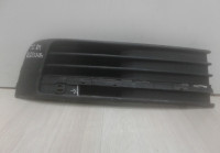 Решетка переднего бампера правая Volkswagen Transporter T6 oem 7e5853684 (мал.деф.)