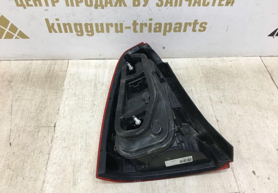 Фонарь правый Renault Logan 1 рестайлинг OEM 8200744759 Фонарь правый Renault Logan 1 рестайлинг OEM 8200744759