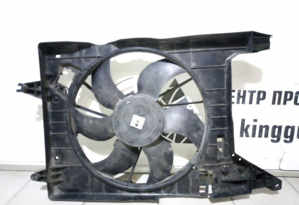 Диффузор с вентилятором Lada Largus (трещины) oem 214815057r (скл-3)