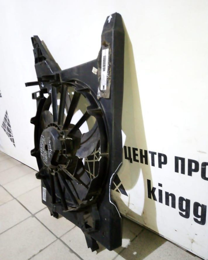 Диффузор с вентилятором Lada Largus (трещины) oem 214815057r (скл-3)