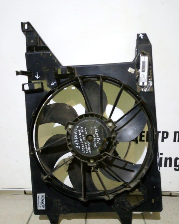 Диффузор с вентилятором Lada Largus (трещины) oem 214815057r (скл-3)