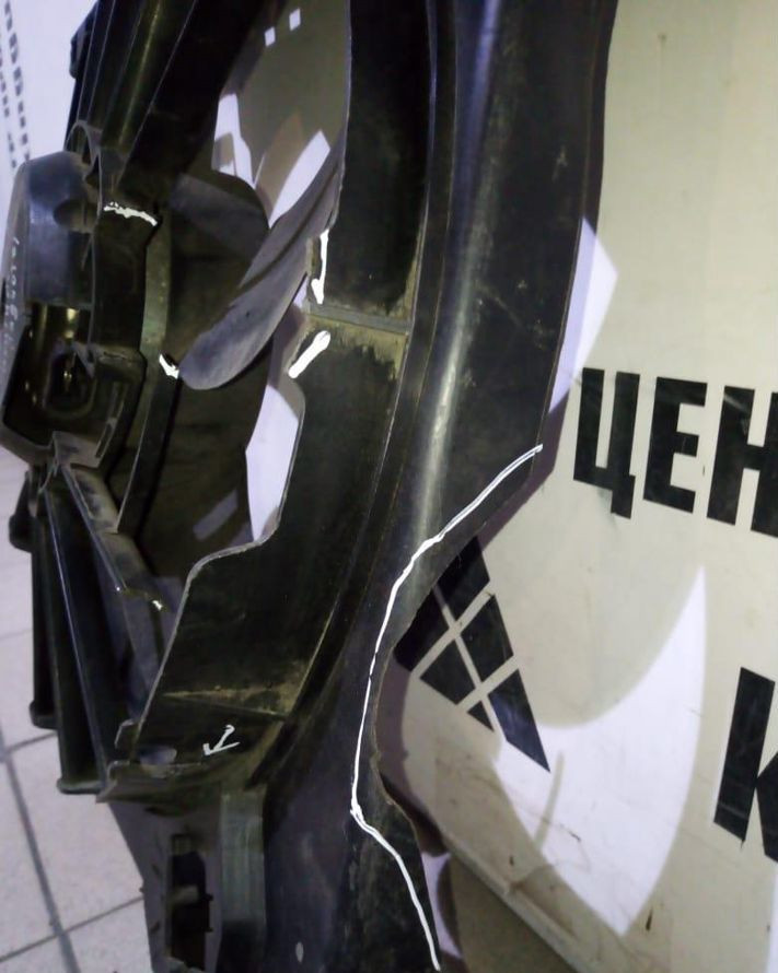 Диффузор с вентилятором Lada Largus (трещины) oem 214815057r (скл-3)