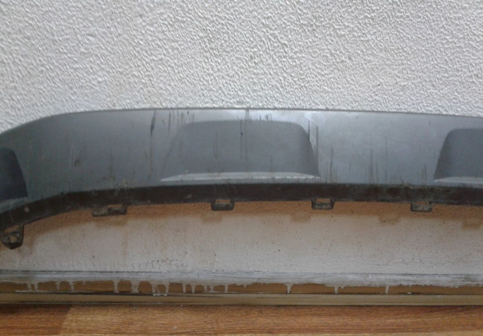 Спойлер (юбка) переднего бампера Volkswagen Tiguan 2 (16>) (потертости) oem 5NA805532