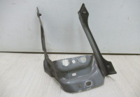 Кронштейн крыла правый Volkswagen Tiguan 2 oem 5na821136B