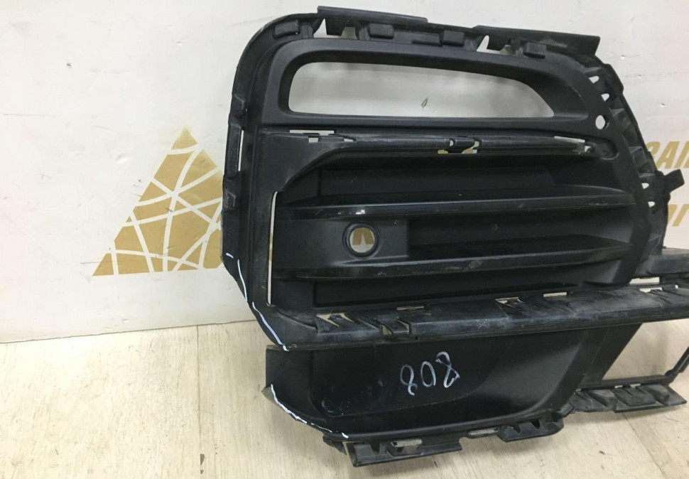 Решетка переднего бампера правая BMW X5 G05 OEM 51117449688