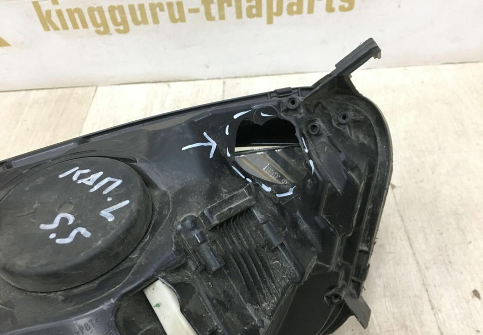Фара левая Renault Kaptur OEM 260609268R