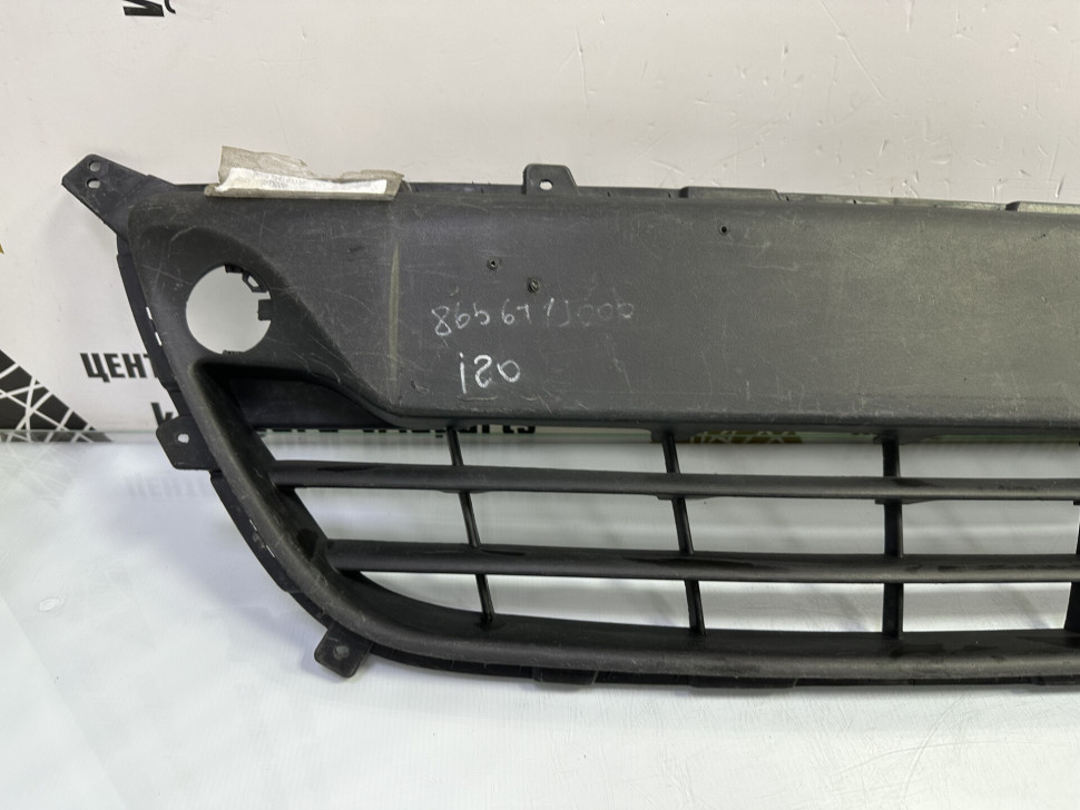 Решетка переднего бампера Hyundai i20 PB 2008 OEM 86561J000