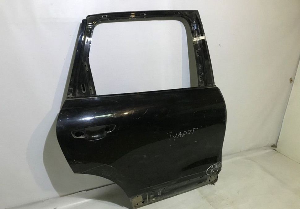 Дверь задняя правая Volkswagen Touareg 2 NF oem 7P0833056 (скл-3) Дверь задняя правая Volkswagen Touareg 2 NF oem 7P0833056 (скл-3)