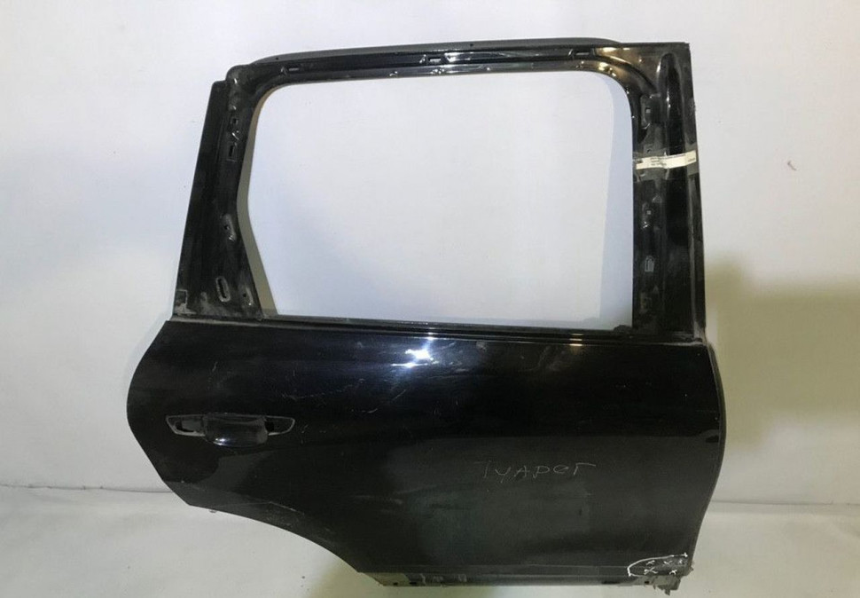 Дверь задняя правая Volkswagen Touareg 2 NF oem 7P0833056 (скл-3) Дверь задняя правая Volkswagen Touareg 2 NF oem 7P0833056 (скл-3)
