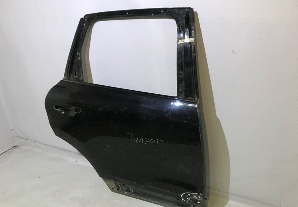 Дверь задняя правая Volkswagen Touareg 2 NF oem 7P0833056 (скл-3) Дверь задняя правая Volkswagen Touareg 2 NF oem 7P0833056 (скл-3)