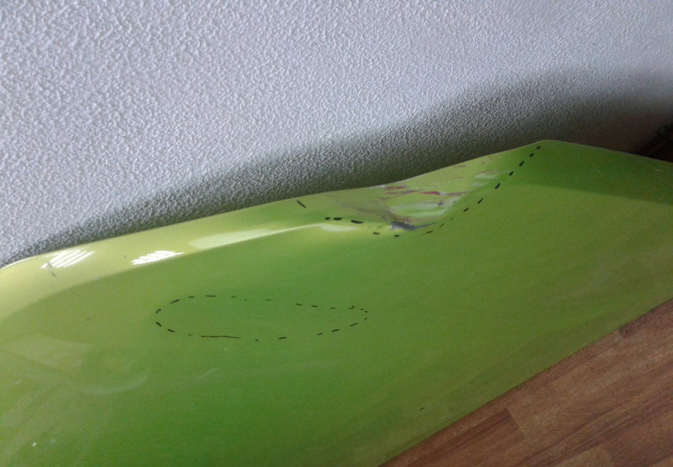 Капот Lada Vesta (15>) (вмятина) (скл-3) Капот Lada Vesta (15>) (вмятина) (скл-3)