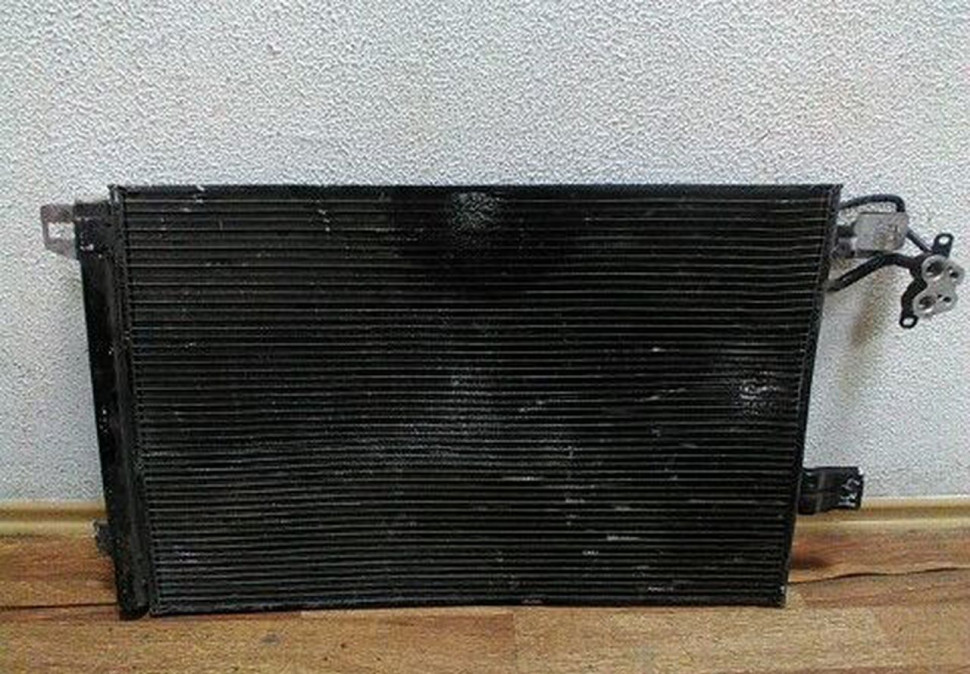 Радиатор кондиционера Volkswagen Transporter T5 oem 7e0820411