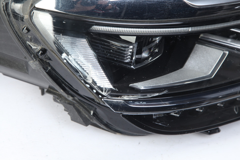 Фара правая LED Volkswagen Tiguan 2 дорест 16-20  oem 5NB941082D