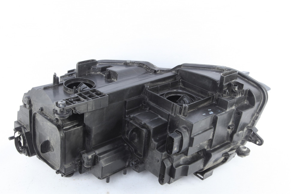 Фара правая LED Volkswagen Tiguan 2 дорест 16-20  oem 5NB941082D