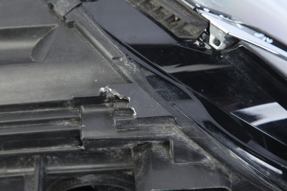 Фара правая LED Volkswagen Tiguan 2 дорест 16-20  oem 5NB941082D