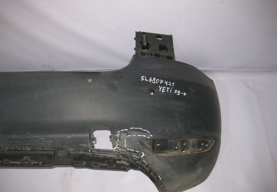 Бампер задний Skoda Yeti oem 5l6807421 (трещина) (скл-3) Бампер задний Skoda Yeti oem 5l6807421 (трещина) (скл-3)