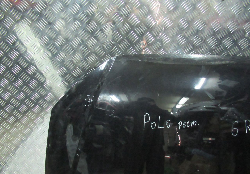 Капот Volkswagen Polo седан рест oem 6RU823031C (вмятина) Капот Volkswagen Polo седан рест oem 6RU823031C (вмятина)