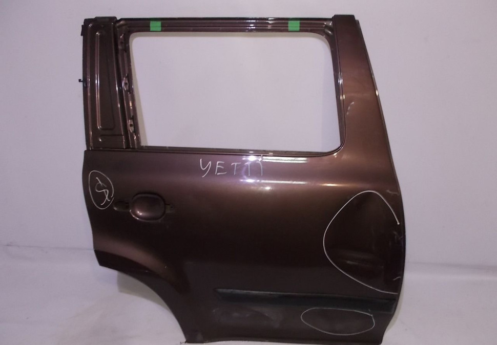 Дверь задняя правая бу Skoda Yeti (скл-3) OEM 5L0833052