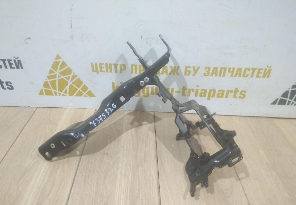 Кронштейн под фару правый бу BMW 7 G11 OEM 51647375326