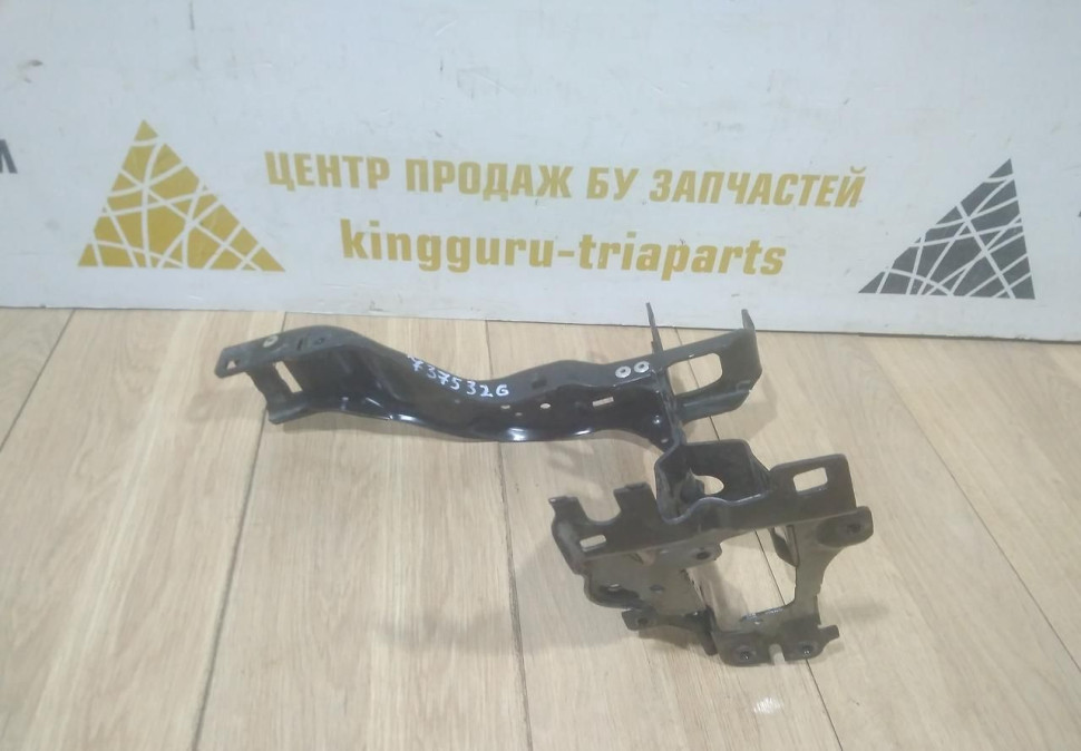 Кронштейн под фару правый бу BMW 7 G11 OEM 51647375326