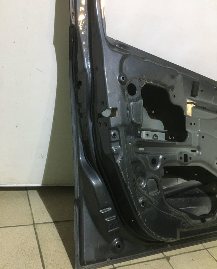 Дверь передняя левая бу Suzuki SX4 хетчбек OEM 6800280820 (скл-3)