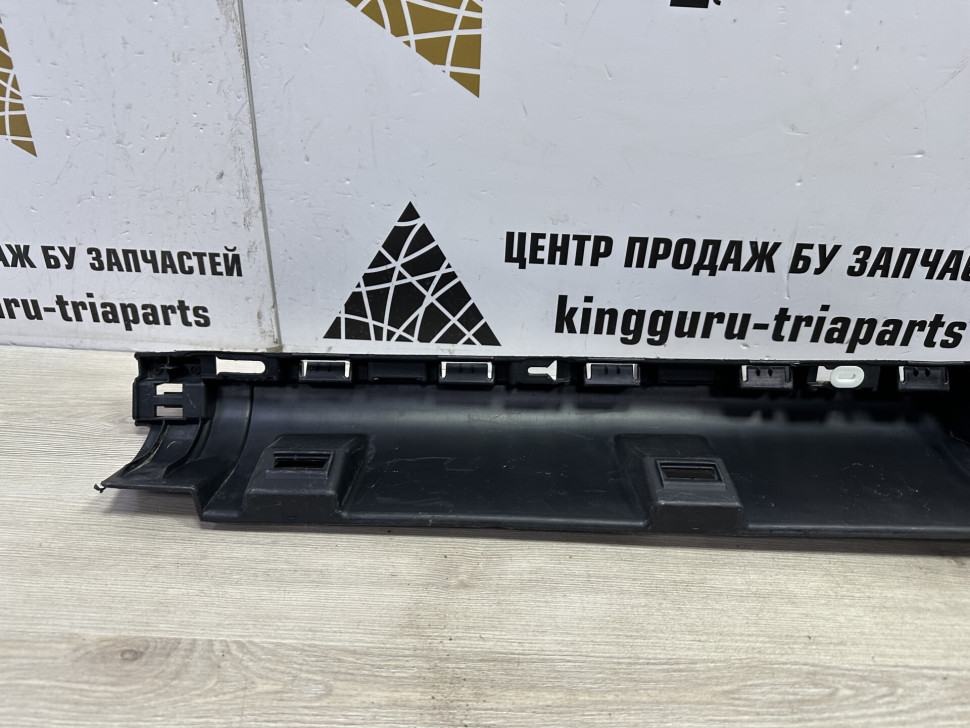 Порог правый бу Renault Duster OEM 768506956R Порог правый бу Renault Duster OEM 768506956R