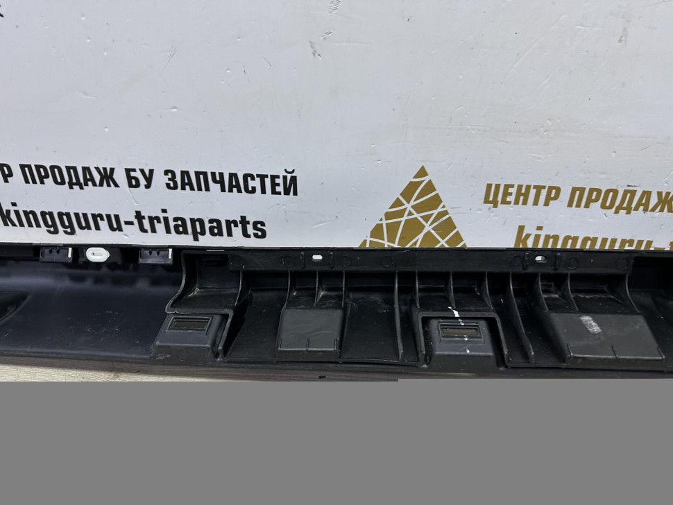 Порог правый бу Renault Duster OEM 768506956R Порог правый бу Renault Duster OEM 768506956R