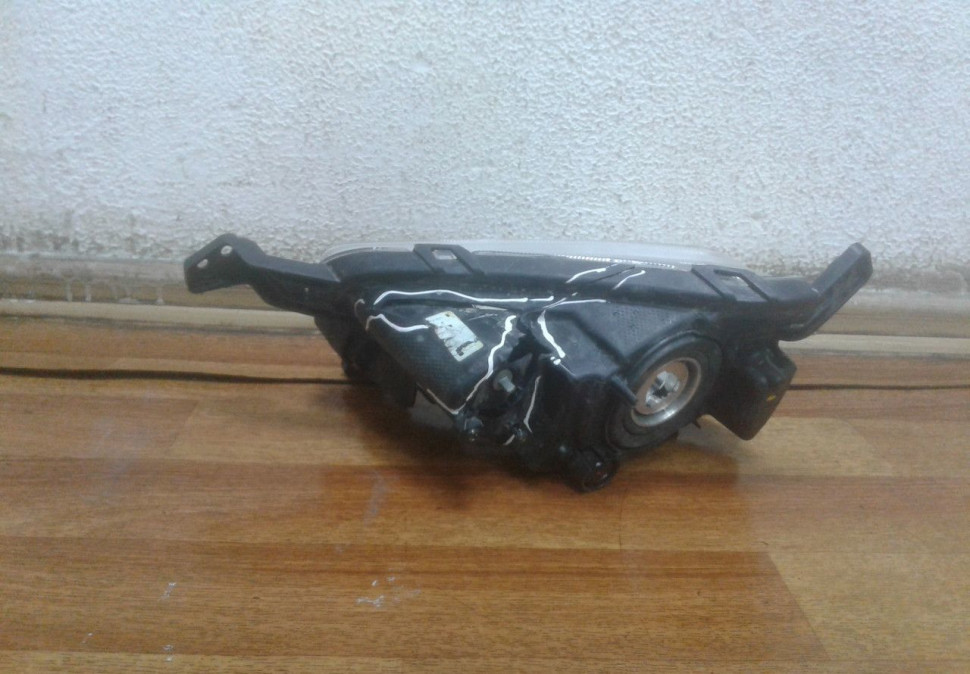 Фара Птф левая Hyundai Tucson 3 oem 92201d7000 ( трещины в корпусе) Фара Птф левая Hyundai Tucson 3 oem 92201d7000 ( трещины в корпусе)