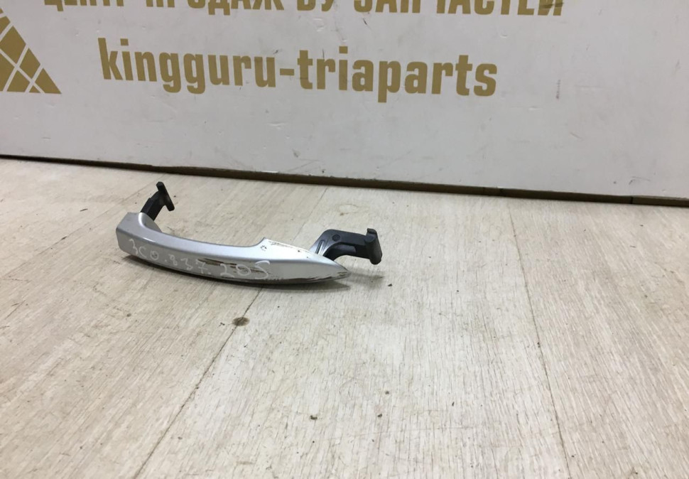 Ручка двери наружная задняя левая Volkswagen Passat B6 2005-2010 oem 3C0837205